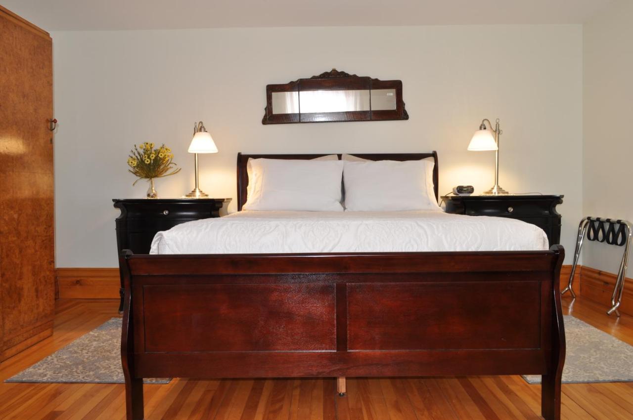 Holman'S Heritage Suites Summerside Bagian luar foto