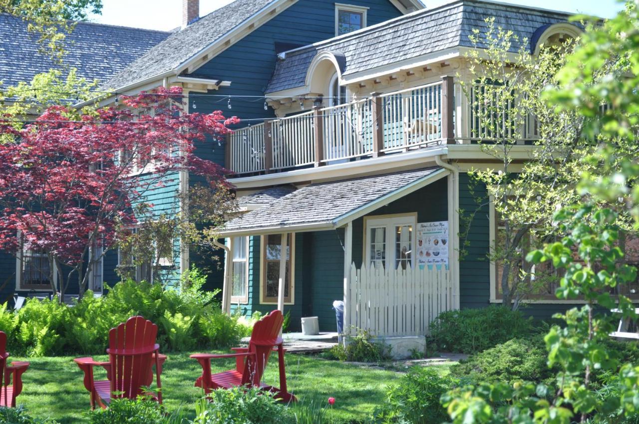 Holman'S Heritage Suites Summerside Bagian luar foto