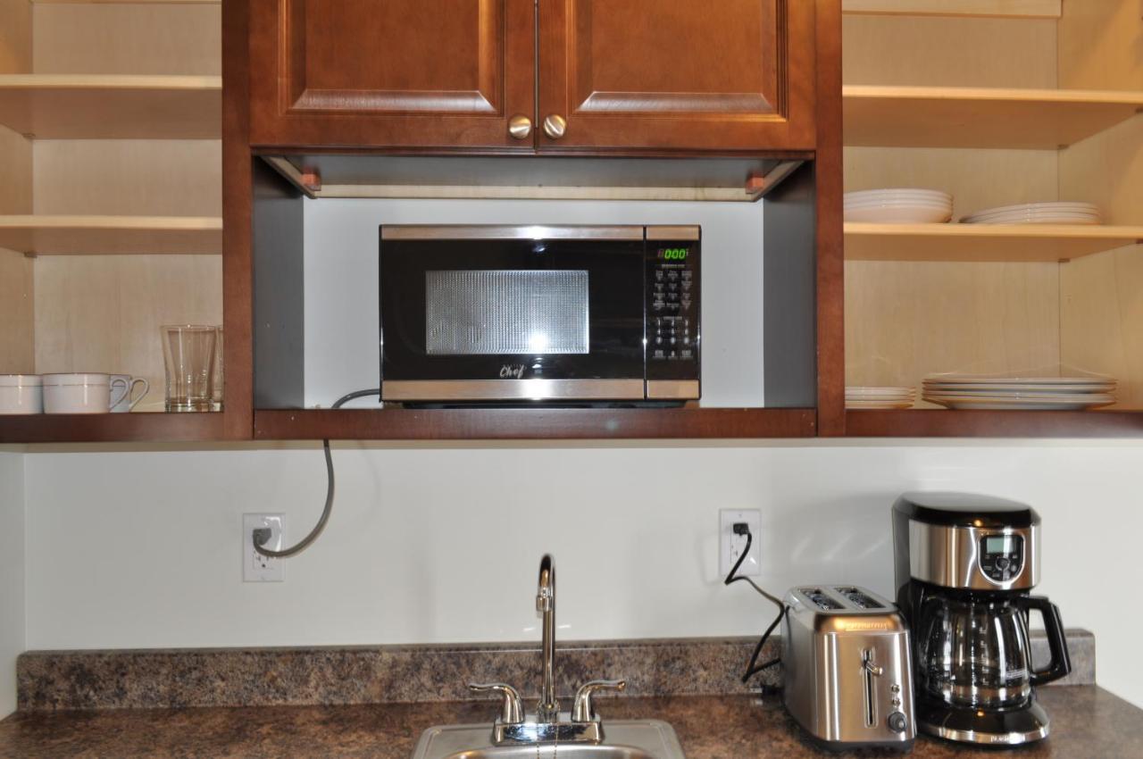 Holman'S Heritage Suites Summerside Bagian luar foto