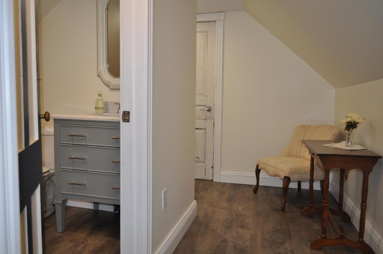 Holman'S Heritage Suites Summerside Bagian luar foto